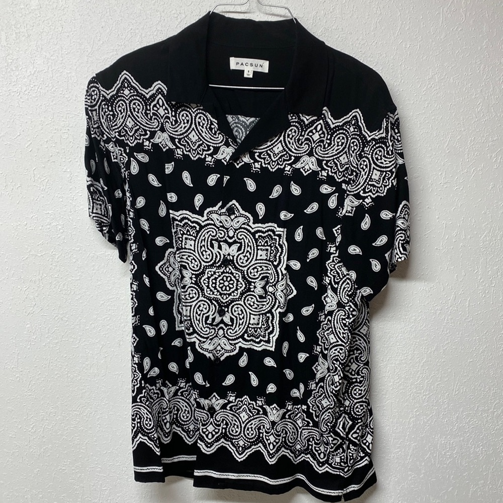 PACSUN pattern button down shirt